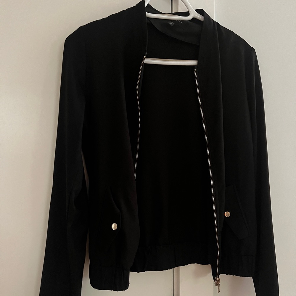 Thin black bomber